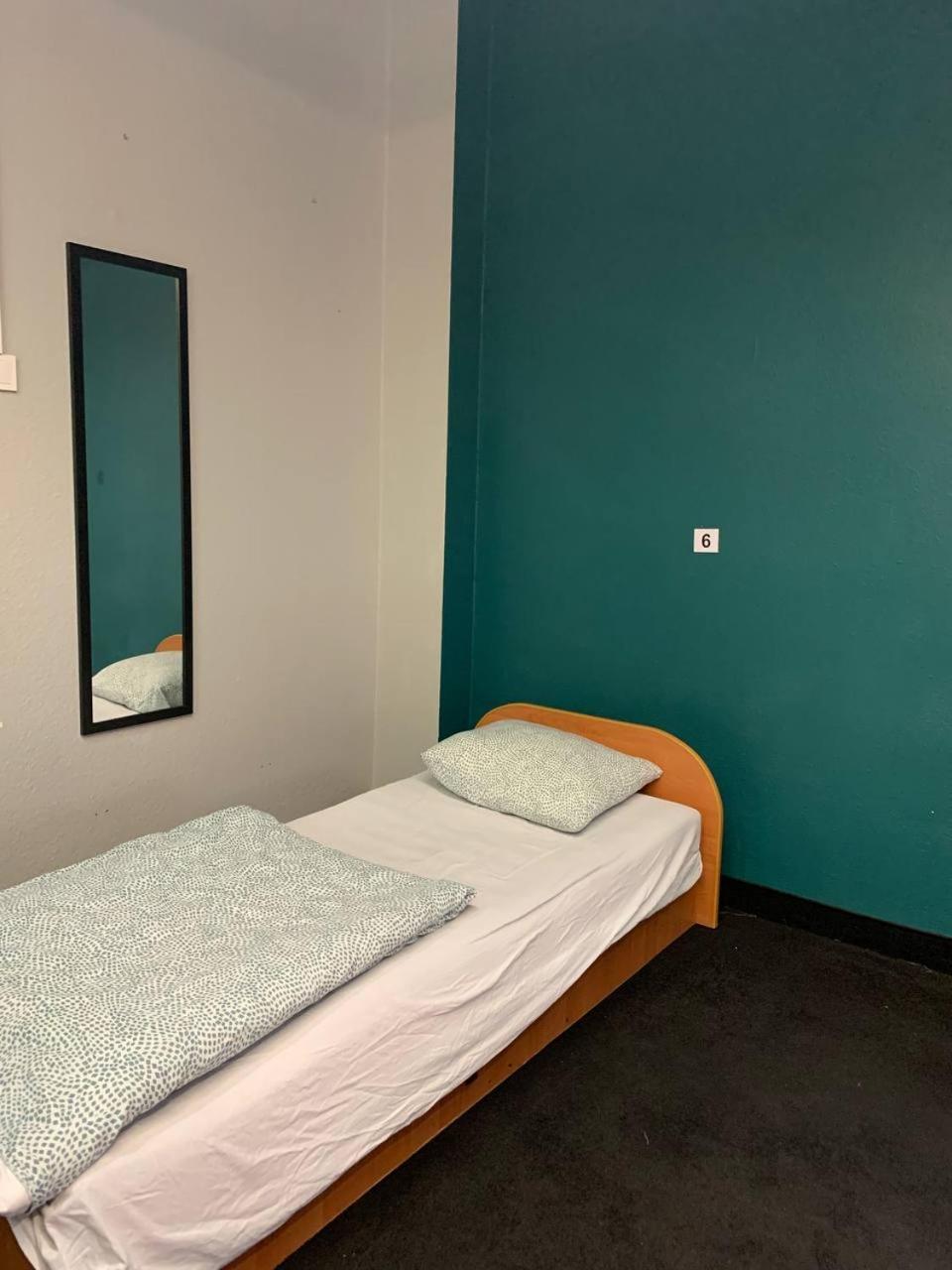 Hostel St46 *